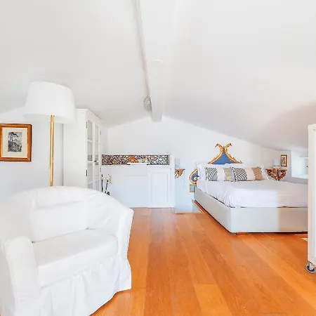 Palazzo Sassi 호텔